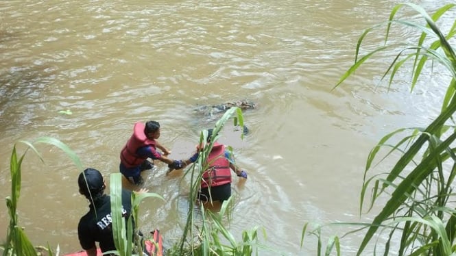 Hukum Tahlilan dalam Islam dan Aksi Polisi Membuang Jasad Korban Kecelakaan ke Sungai