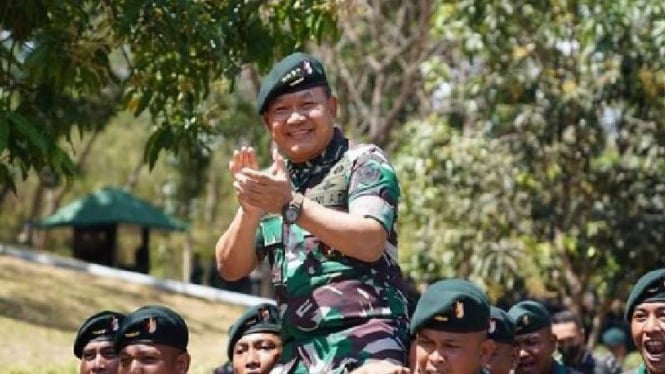 Sejarah dan Karir Jenderal Dudung Abdurachman: Dari Pedagang Klepon ke Posisi KSAD