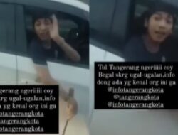 Pengemudi Honda Brio Mengancam Pengemudi Lain di Tol Tangerang Tanpa Pelat Nomor dengan Mengacungkan Sajam