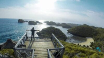 Pantai Kasap di Pacitan: Mencuatnya Eksotisme sejajar Raja Ampat