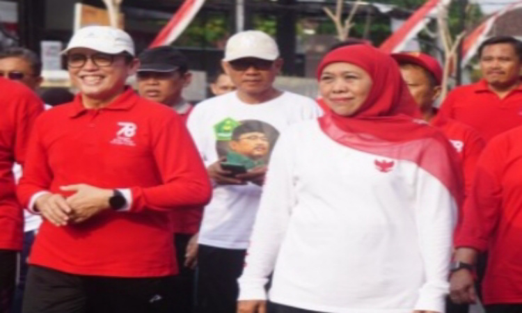 Gubernur Jatim Merayakan HJP ke-78 dengan Mengadakan Jalan Sehat Bersama Masyarakat Bojonegoro