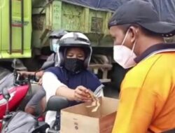 Emak-emak di Bekasi Viral Dihitung Uang Hasil Galang Dana Palestina: Alhamdulilah, Tabarakallah