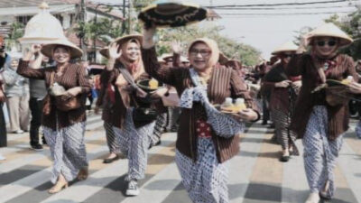 Potensi 1300 Penjual Jamu Gendong di Madiun untuk Memecahkan Rekor MURI