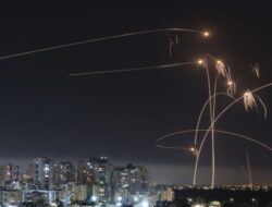 Heboh Roket Iron Dome Israel Mengalami Gangguan Teknis dan Menyerang Wilayah Sendiri, Reaksi Netizen: Senjata Bumerang