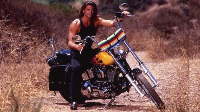 Penampilan Terkini Pemeran Utama Serial TV Renegade, Lorenzo Lamas pada Tahun 1990-an