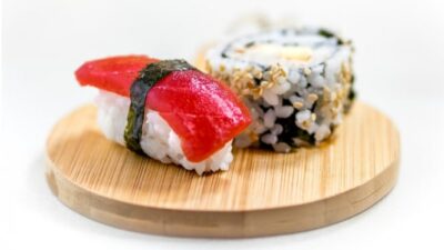 Restoran Jepang Menjual Sushi Terkecil di Dunia, Hanya dengan Sebutir Nasi