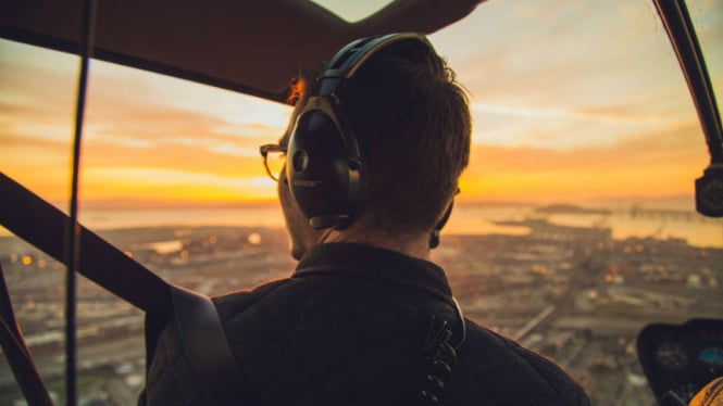 Penumpang Terpaksa Terbangkan Pesawat Sendiri Setelah Pilot Terlambat