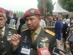 Panglima TNI Jenderal Agus Subiyanto Mendidik Sosok Boy yang Melanggar Aturan dengan Menerima Tamu Tanpa Izin