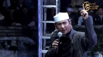 Kontroversi Habib Bahar dan Sepasang Kekasih yang Asik Esek-esek Sambil Nyetir