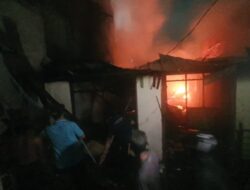 Terbakar Rumah dan Kosan di Depok Akibat Korsleting Listrik