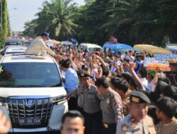 Belasan Ribu Masyarakat Kepulauan Riau Tumpah Ruah Sambut Kedatangan Prabowo