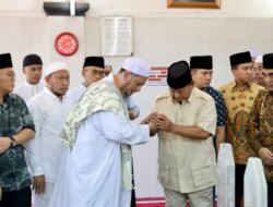 Prabowo Subianto Ziarah ke Habib Ali Kwitang dan Minta Doa: Agar Pekerjaan Kita Baik ke Depan