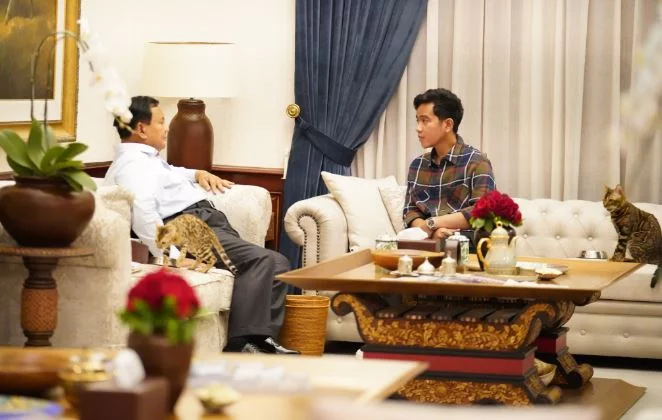 Momen Akrab Prabowo dan Gibran Diskusi di Kertanegara, Ditemani Dua Ekor Kucing