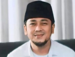 Dermawan Malang Berbagi Uang Rp50 Ribu Setiap Hari Setelah Tarawih kepada Kaum Miskin