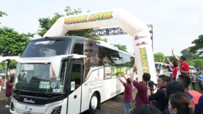 Kru Bus Meminta Uang kepada Penumpang Ikut Mudik Gratis Alfamart