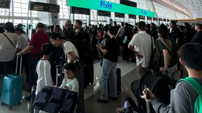 Video Viral Penumpukan Antrean Imigrasi yang Membludak di Bandara Soekarno Hatta, Menimbulkan Keluhan dari Warganet