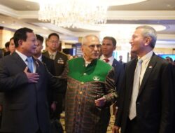 Warm Moment as Prabowo Subianto Embraces Timor Leste President Ramos Horta at IISS Shangri-La Forum