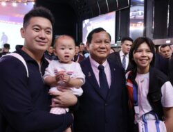 Momen Prabowo Subianto Bertemu Greysia Polii dan Keluarga di Paris