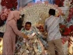 Kejadian Viral di Madura: Pengantin Dihiasi Uang Dollar di Pelaminan