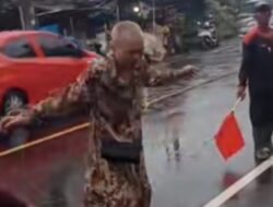 Sepasang Bule Rusia Viral Teriak-teriak di Jalan dan Main Musik Setelah Alami Kecelakaan