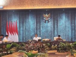 SIDANG KABINET PERDANA DI IKN DIPIMPIN OLEH SETKAB YURA