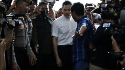 Penampilan suami Sandra Dewi, Harvey Moeis, saat sidang membuat fokus terganggu: Tetap Menarik