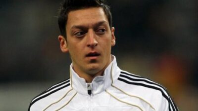 Mesut Ozil Menerima Penghargaan ‘Istimewa’ Setelah Menjadi Penjaga Masjid di Turki