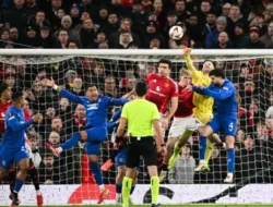 Manchester United Juara, Tundukkan Rangers 2-1