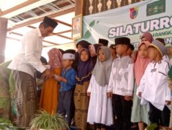 Pemdes Grenden Santuni Anak Yatim, Peringati HUT RI