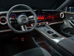 Mercedes-Benz Rilis Tombol Fisik Baru!