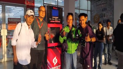 Helm Warga dan Ojol di Cilacap Dicuci Gratis dengan Mesin Otomatis