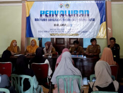 Penyaluran BLT Dana Desa Kedongkedoan Gresik: Membantu Keluarga Kurang Mampu
